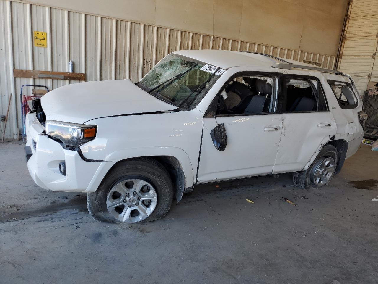 VIN JTEBU5JR8J5559318 2018 TOYOTA 4RUNNER no.1