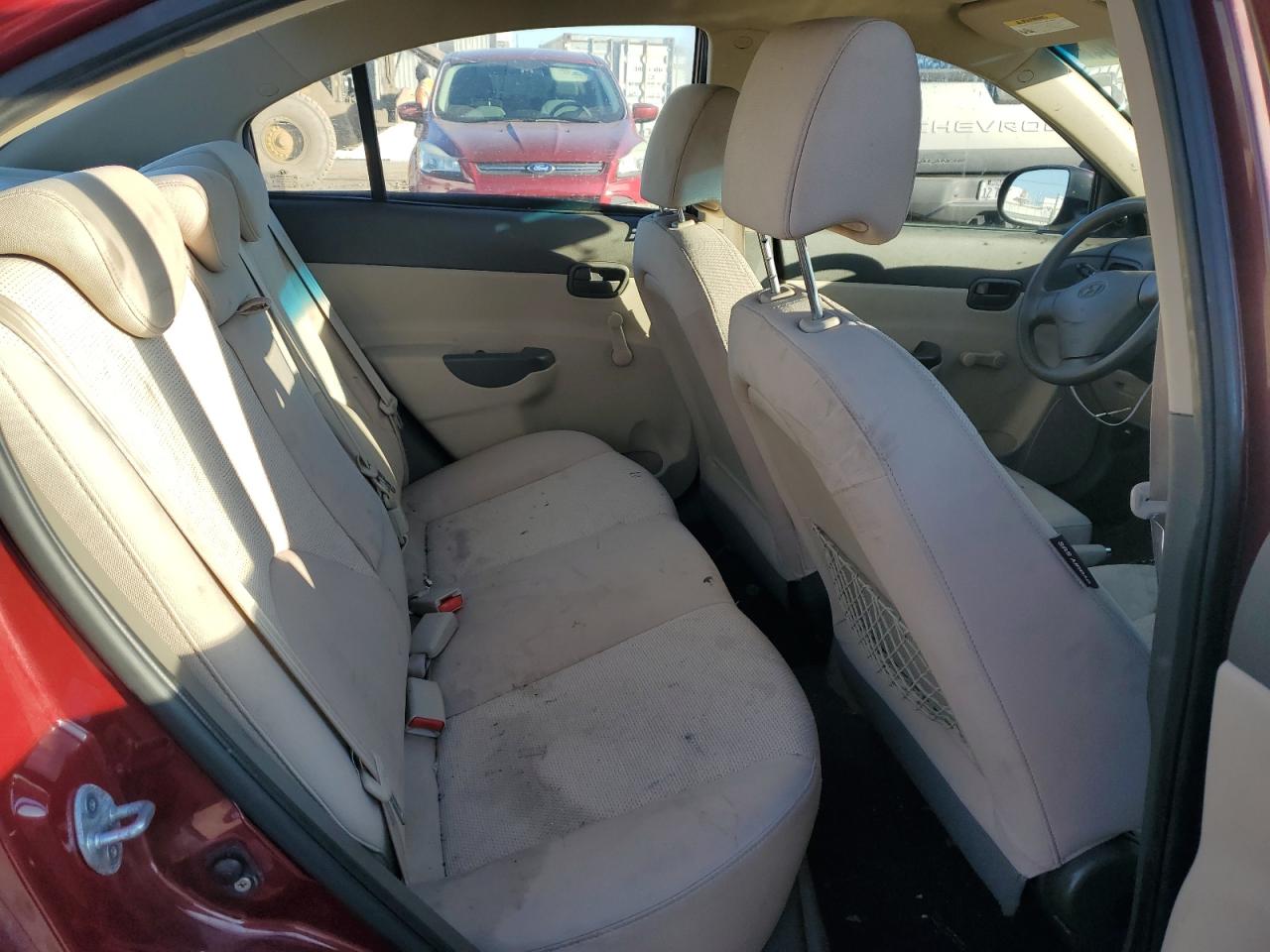 2010 Hyundai Accent - Image 10