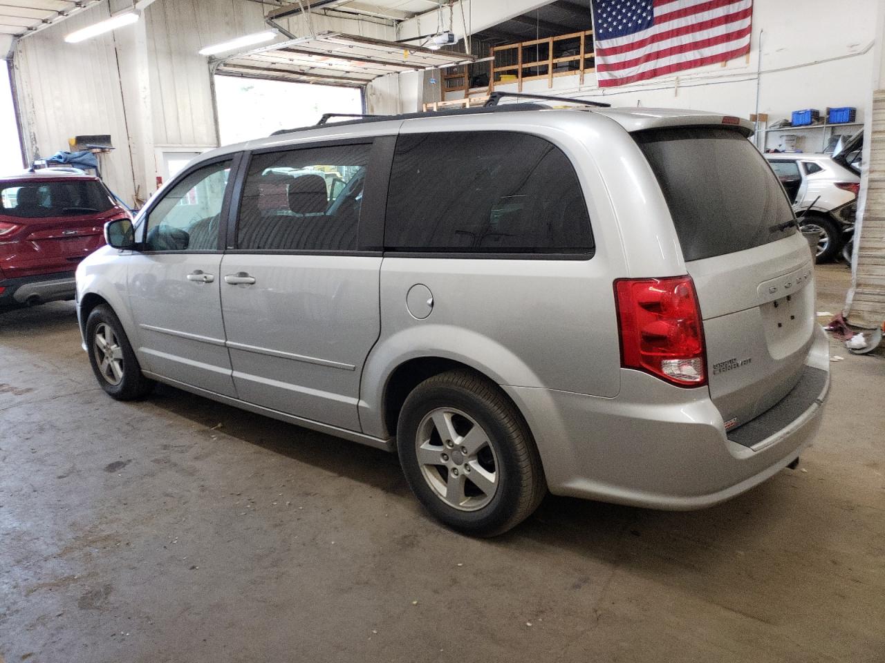 2012 Dodge Caravan - Image 2