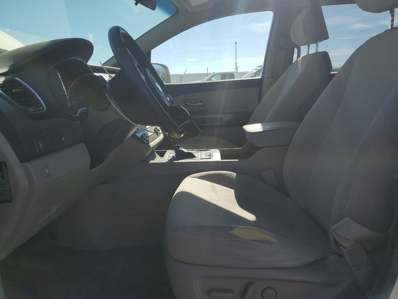 KNDMB5C16H6230888 2017 Kia Sedona Lx