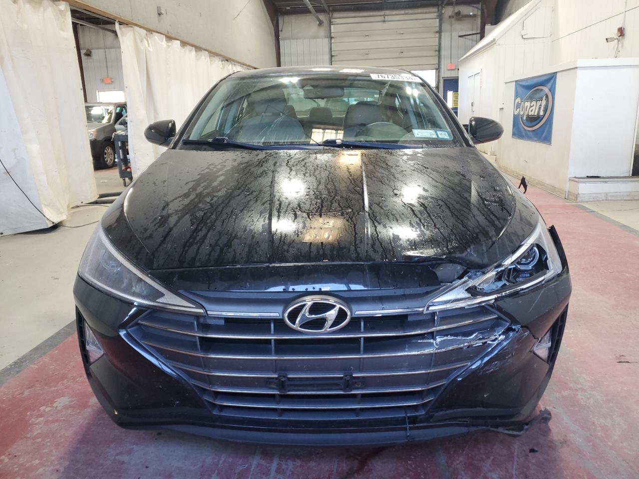 2019 Hyundai Elantra - Image 5