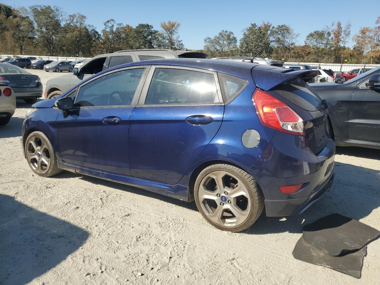 2016 Ford Fiesta - Image 2