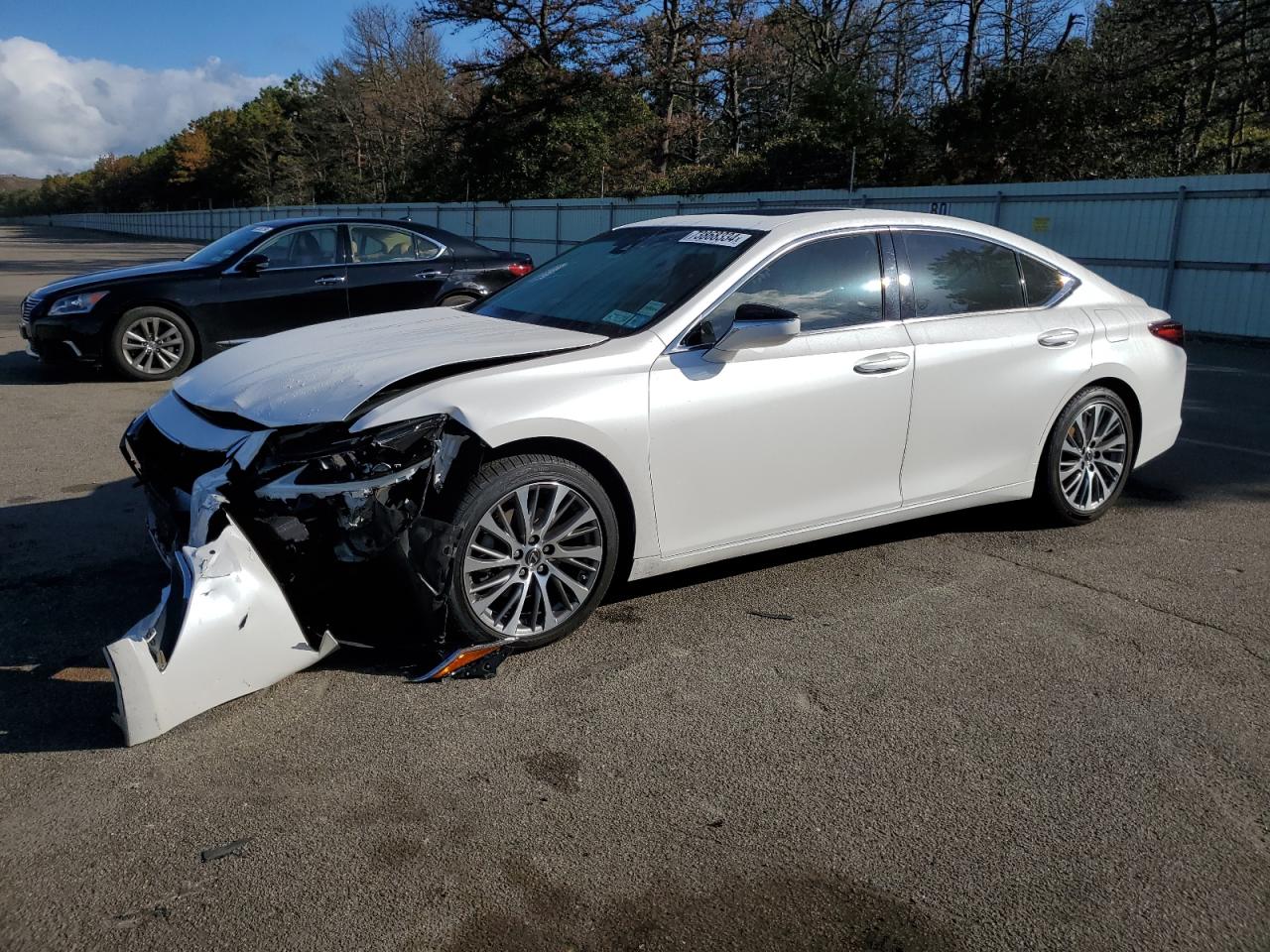 2020 Lexus ES - Image 1
