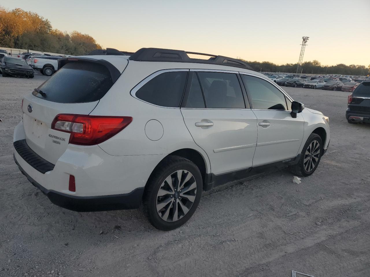 4S4BSENC9G3230949 2016 Subaru Outback 3.6R Limited