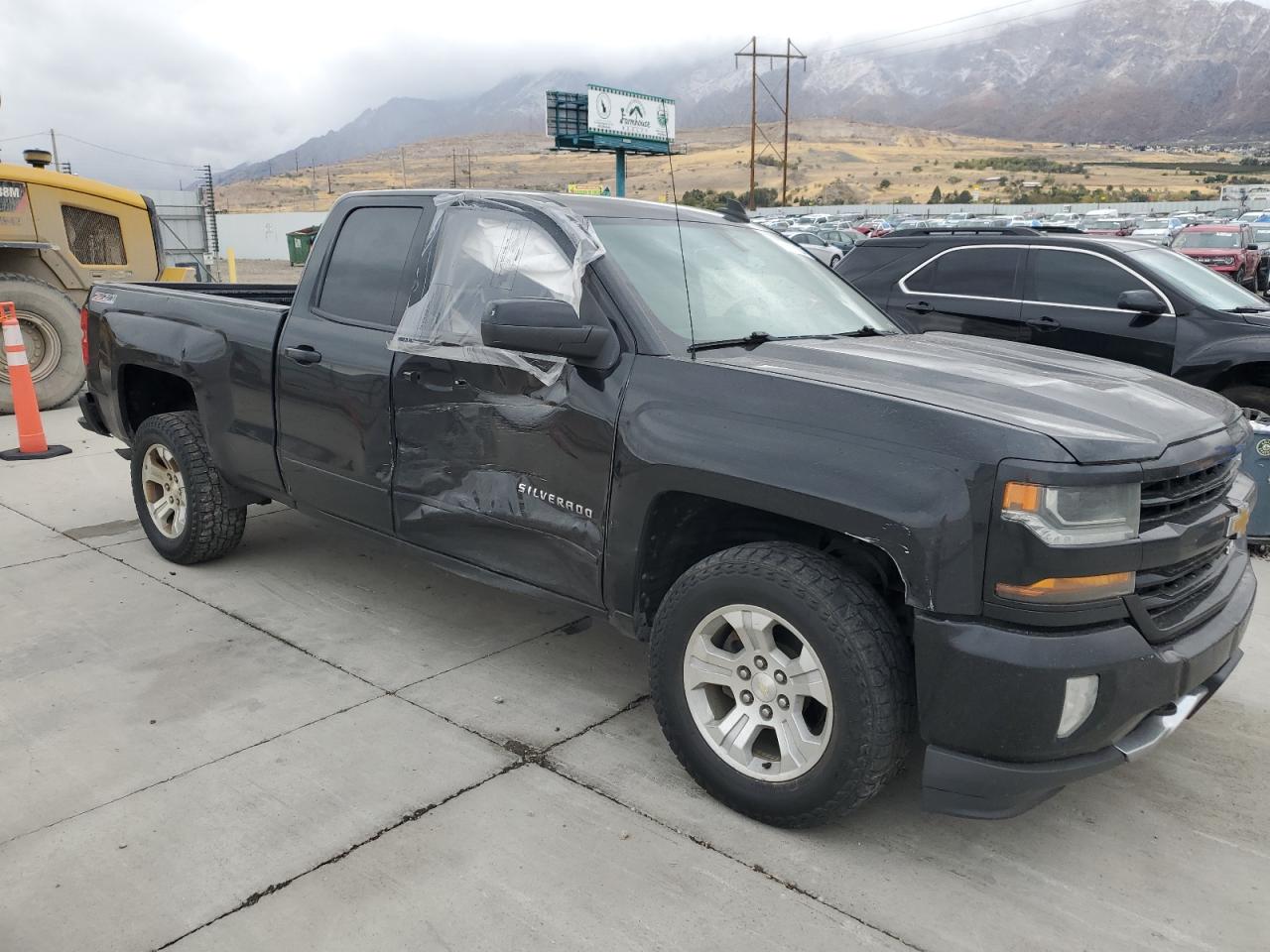 2017 Chevrolet Silverado - Image 4