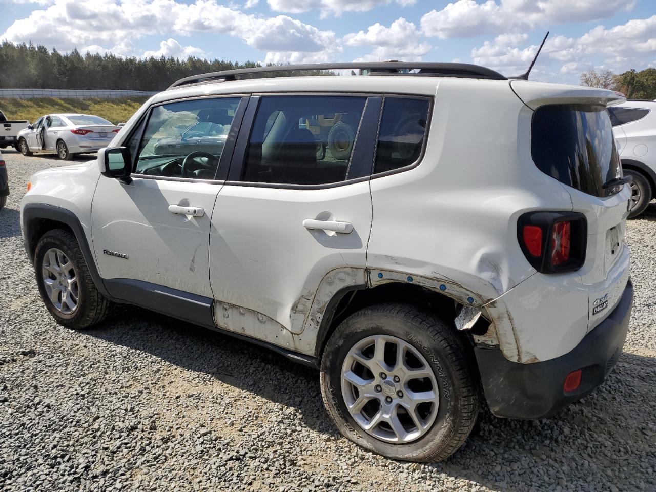 VIN ZACCJBBTXGPD83169 2016 JEEP RENEGADE no.2