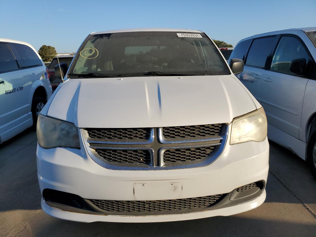 2017 Dodge Caravan - Image 5