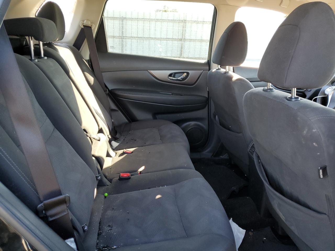 2016 Nissan Rogue - Image 12