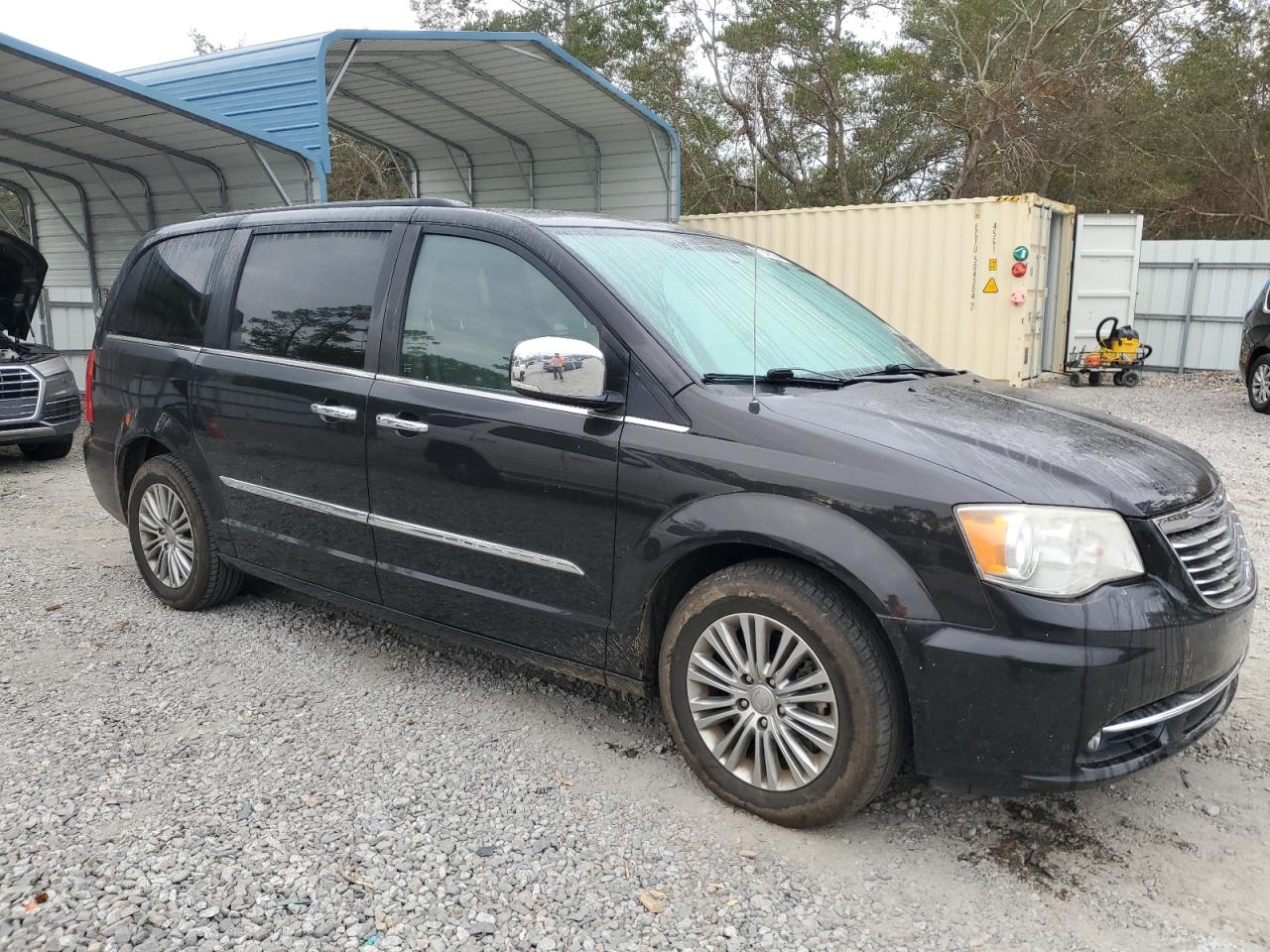 2014 Chrysler Town & Country - Image 4