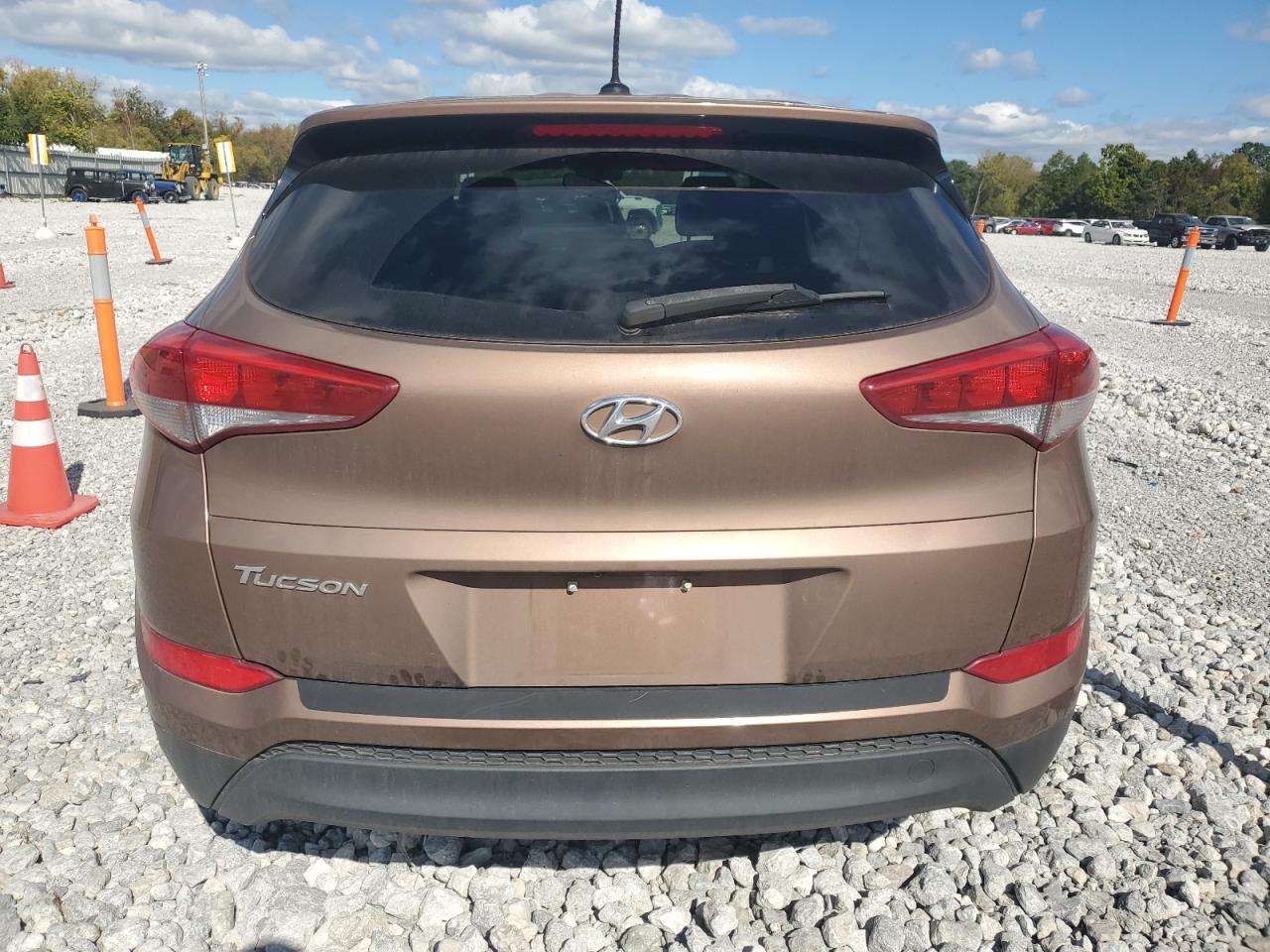 2017 Hyundai Tucson Se VIN: KM8J23A40HU392754 Lot: 75490454