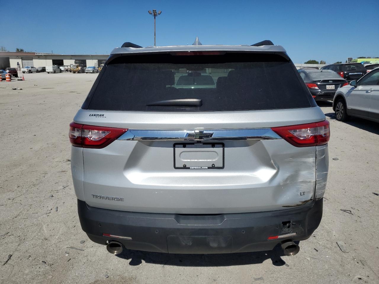 1GNERHKW0KJ205236 2019 Chevrolet Traverse Lt