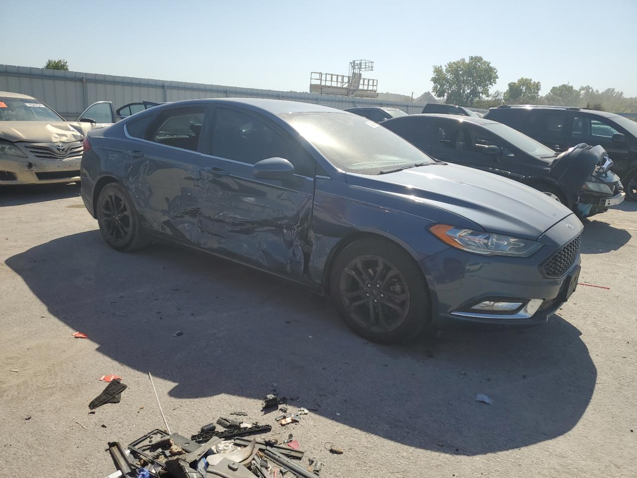 VIN 3FA6P0HD4JR260261 2018 FORD FUSION no.4