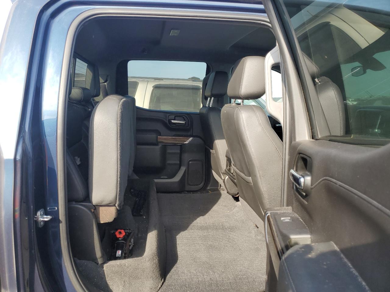 2020 Chevrolet Silverado - Image 10