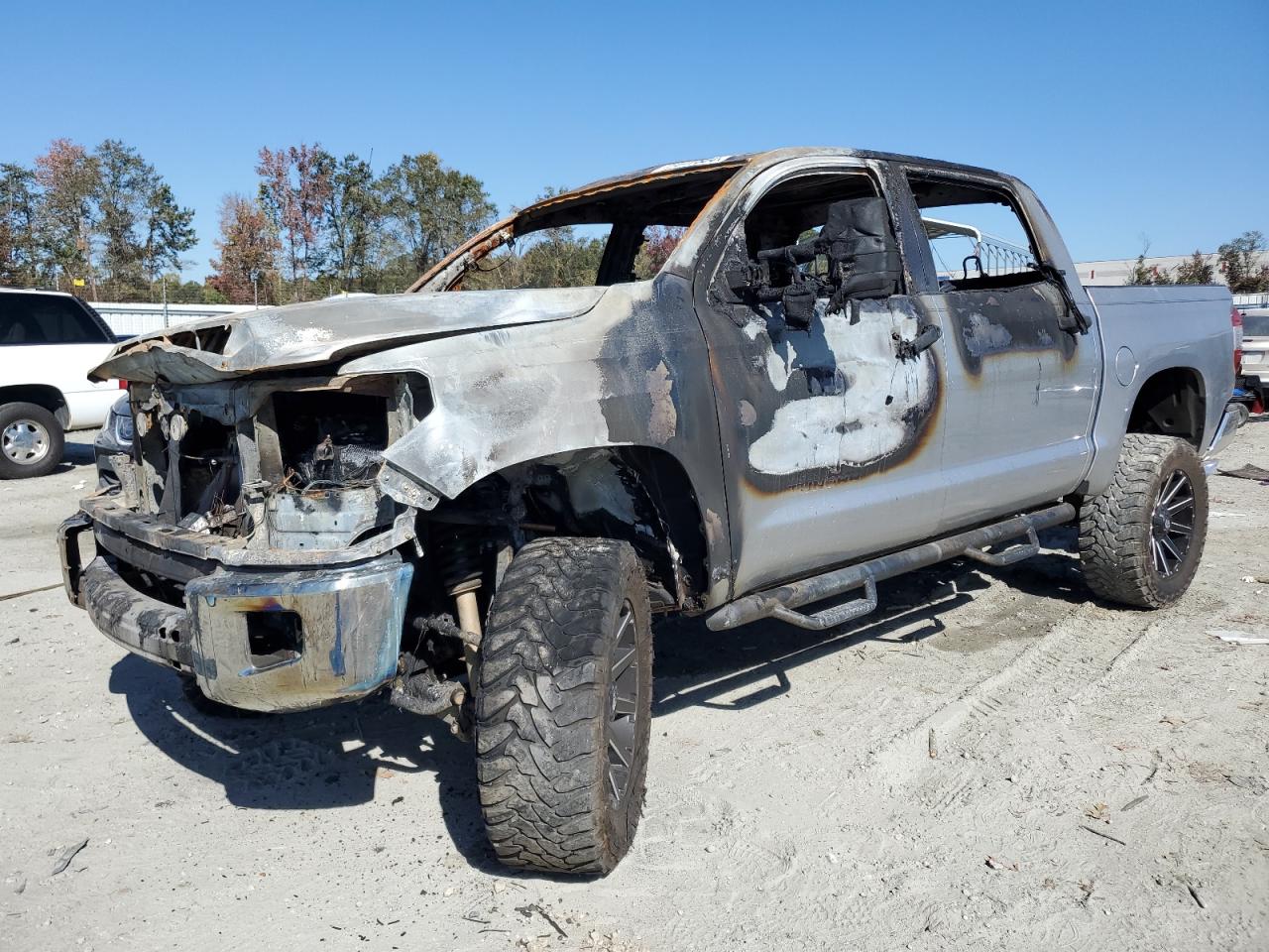 2014 Toyota Tundra Crewmax Sr5 продається в Spartanburg, SC - Burn