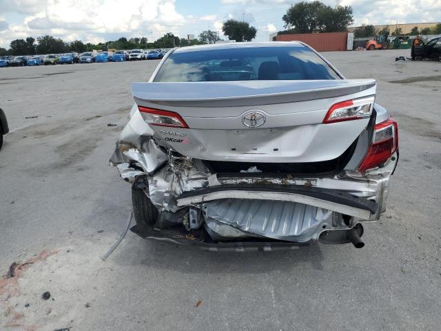  TOYOTA CAMRY 2014 Srebrny