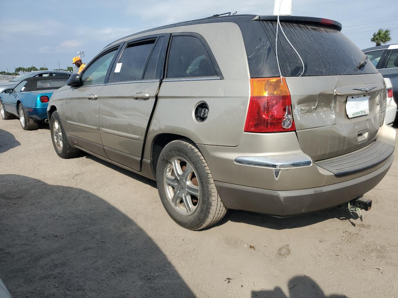 2004 Chrysler Pacifica - Image 2