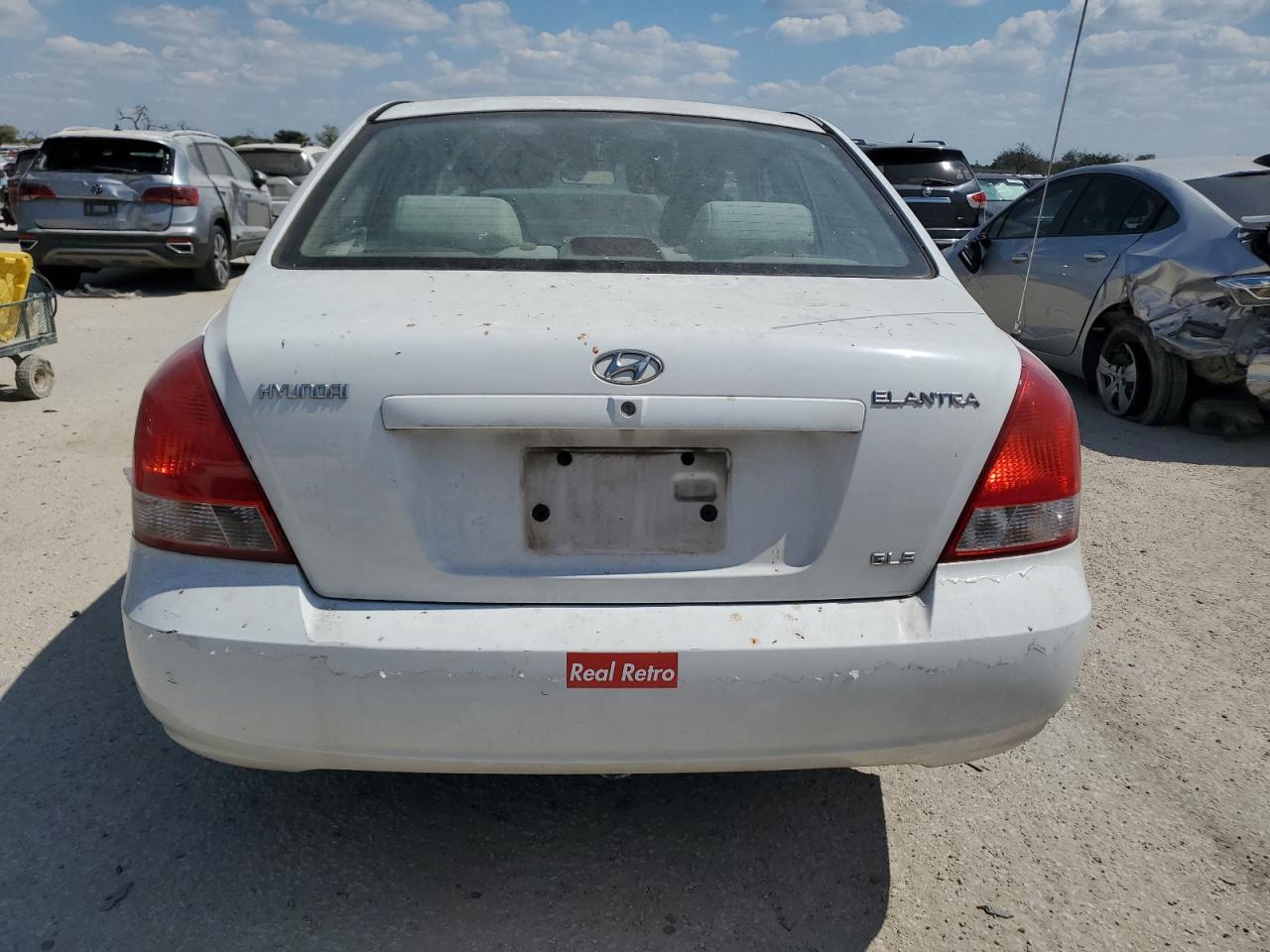 KMHDN45D61U117724 2001 Hyundai Elantra Gls