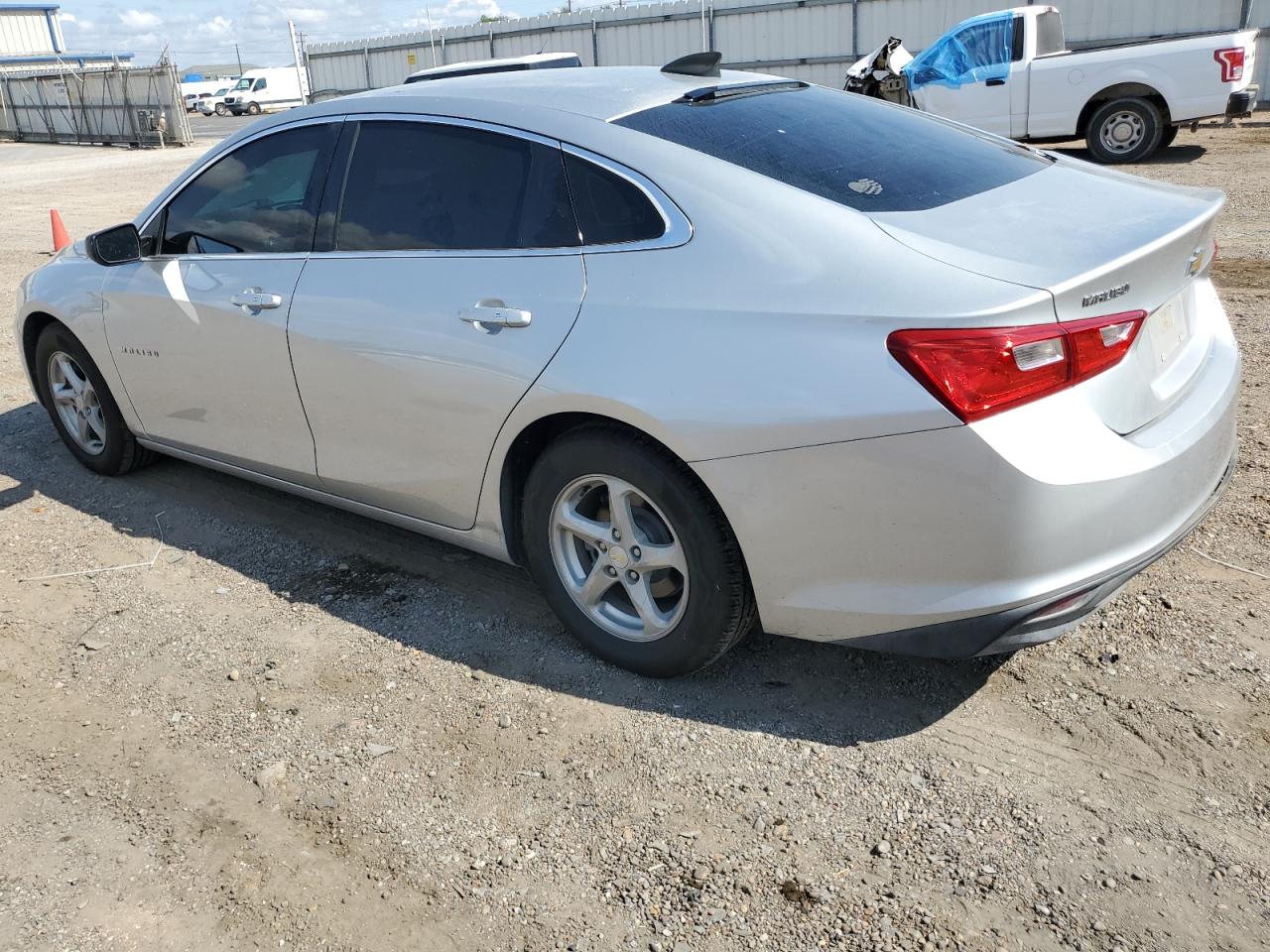 VIN 1G1ZB5ST2JF117348 2018 CHEVROLET MALIBU no.2