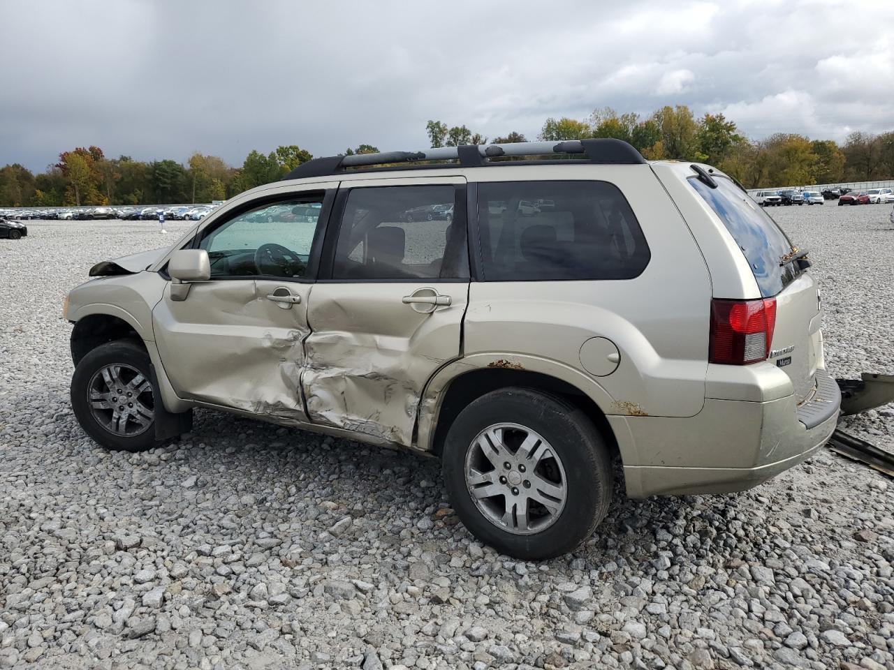 2007 Mitsubishi Endeavor - Image 2