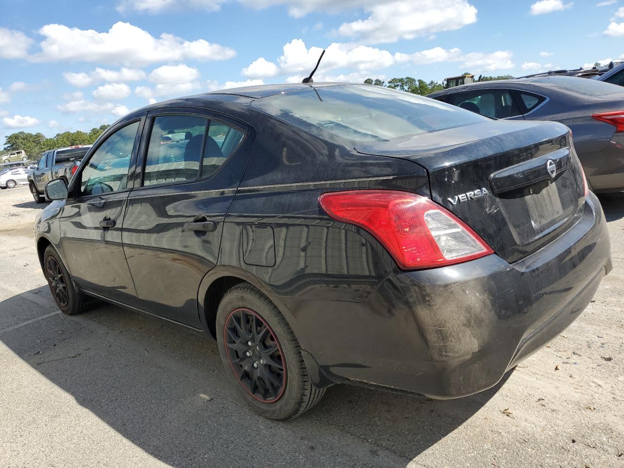 2015 Nissan Versa - Image 2