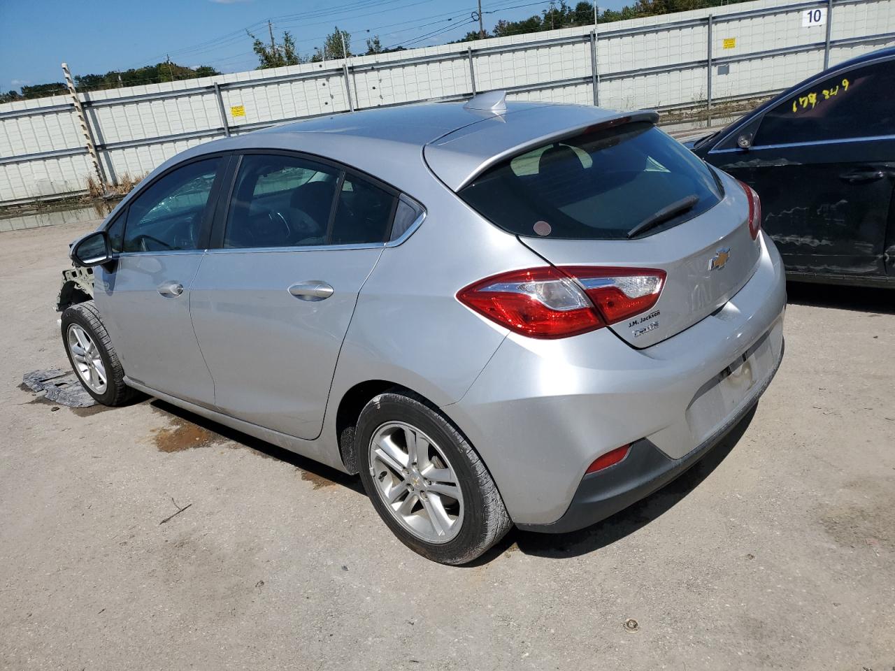 2017 Chevrolet Cruze - Image 2