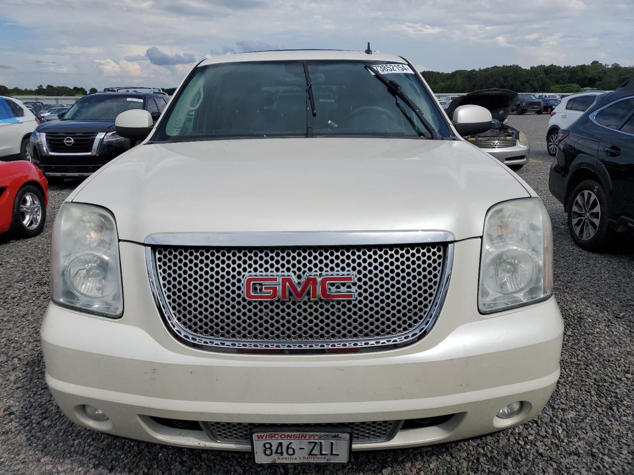 2010 GMC Yukon Denali VIN: 1GKUCEEF8AR253197 Lot: 73852154