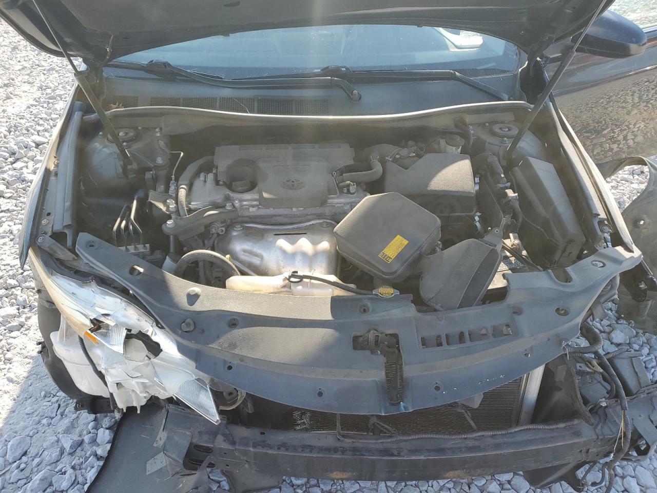 2015 Toyota Camry - Image 13