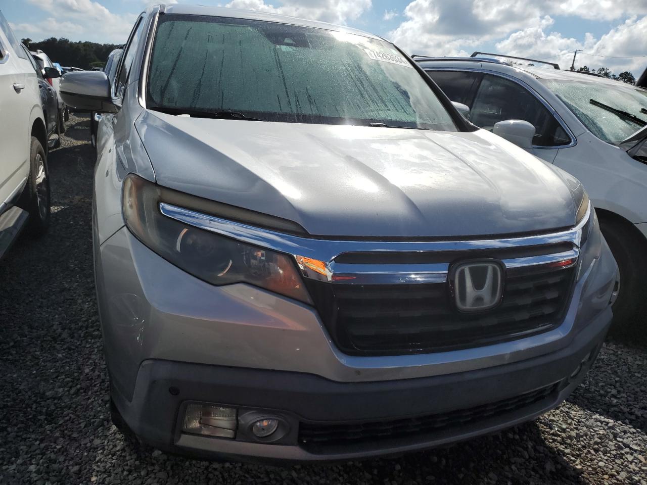2017 Honda Ridgeline - Image 5