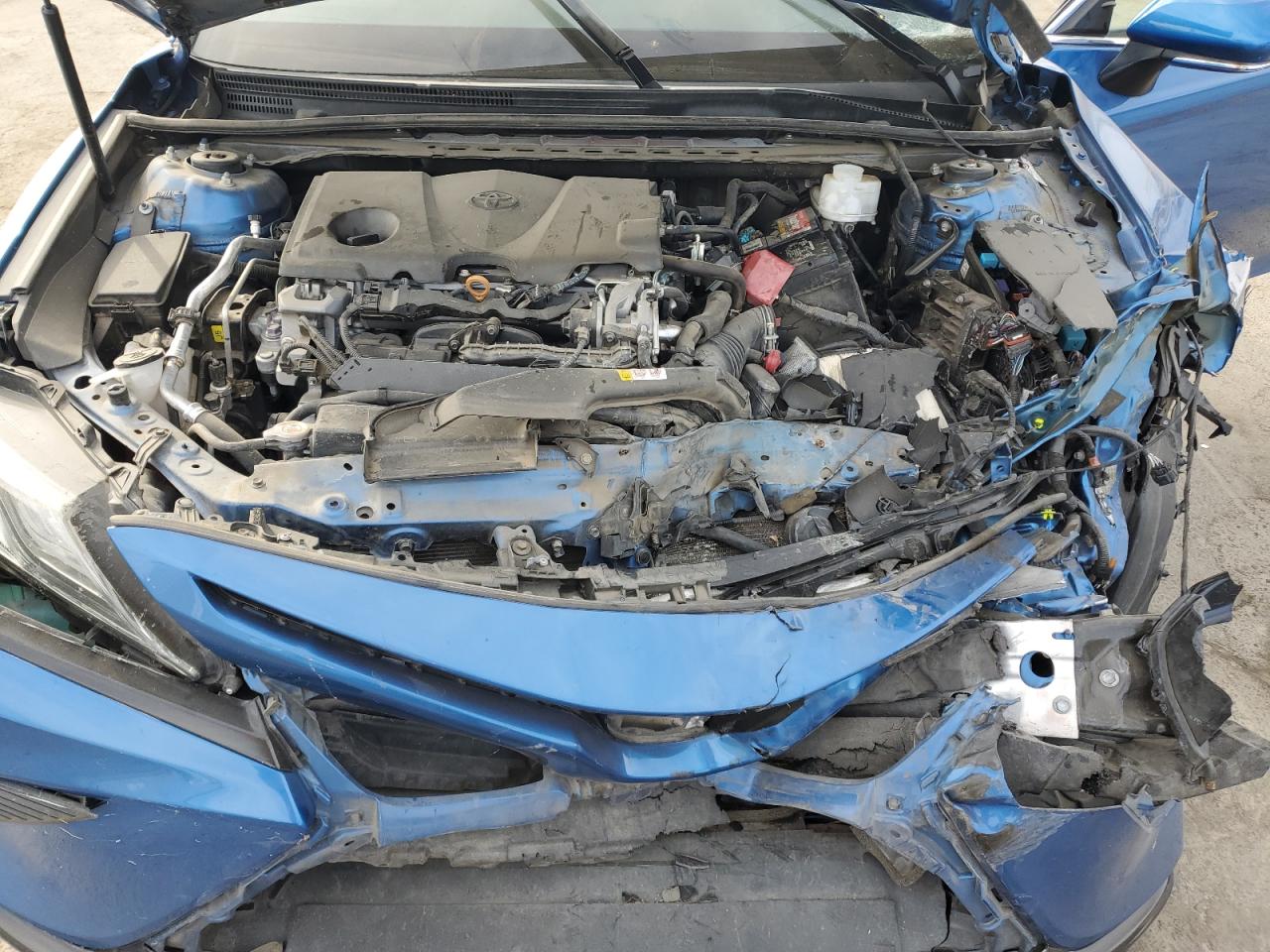 2019 Toyota Camry - Image 11