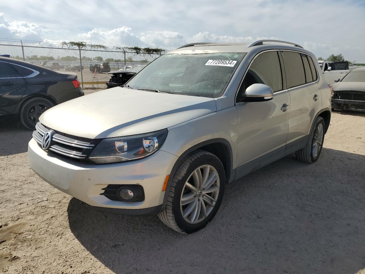2015 Volkswagen Tiguan - Image 1