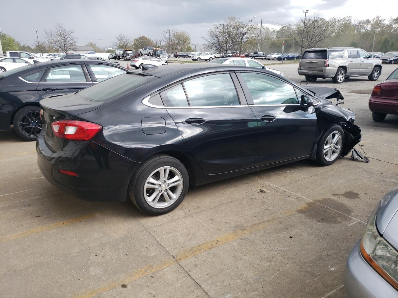 2018 Chevrolet Cruze - Image 3