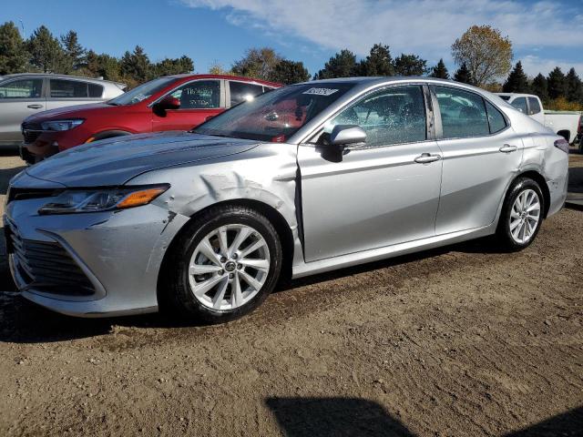  TOYOTA CAMRY 2024 Сріблястий