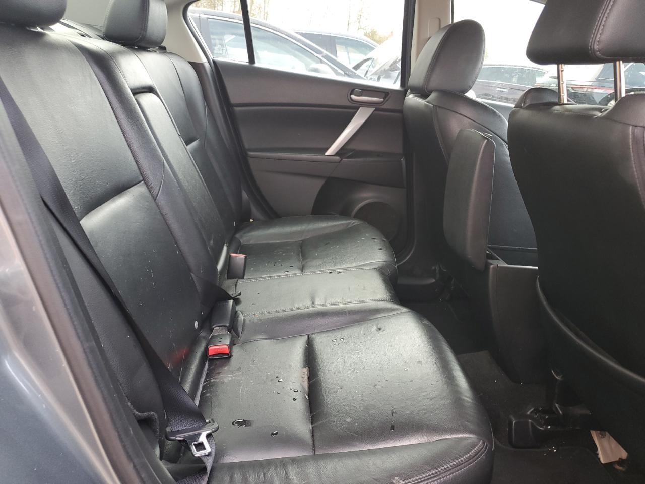 2013 Mazda 3 - Image 10
