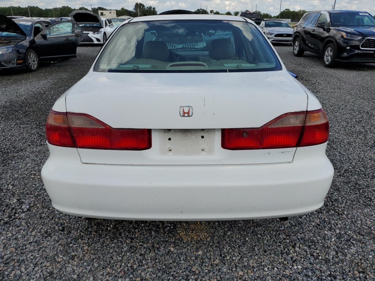 1HGCG1655YA040535 2000 Honda Accord Ex