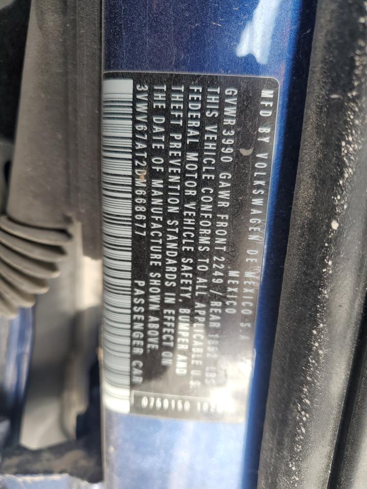 2013 Volkswagen Beetle - Image 12