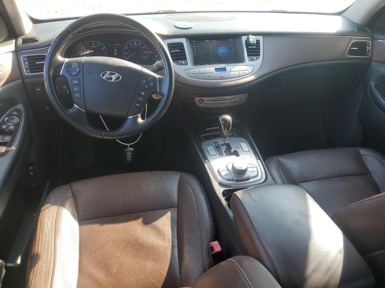 2012 Hyundai Genesis - Image 8