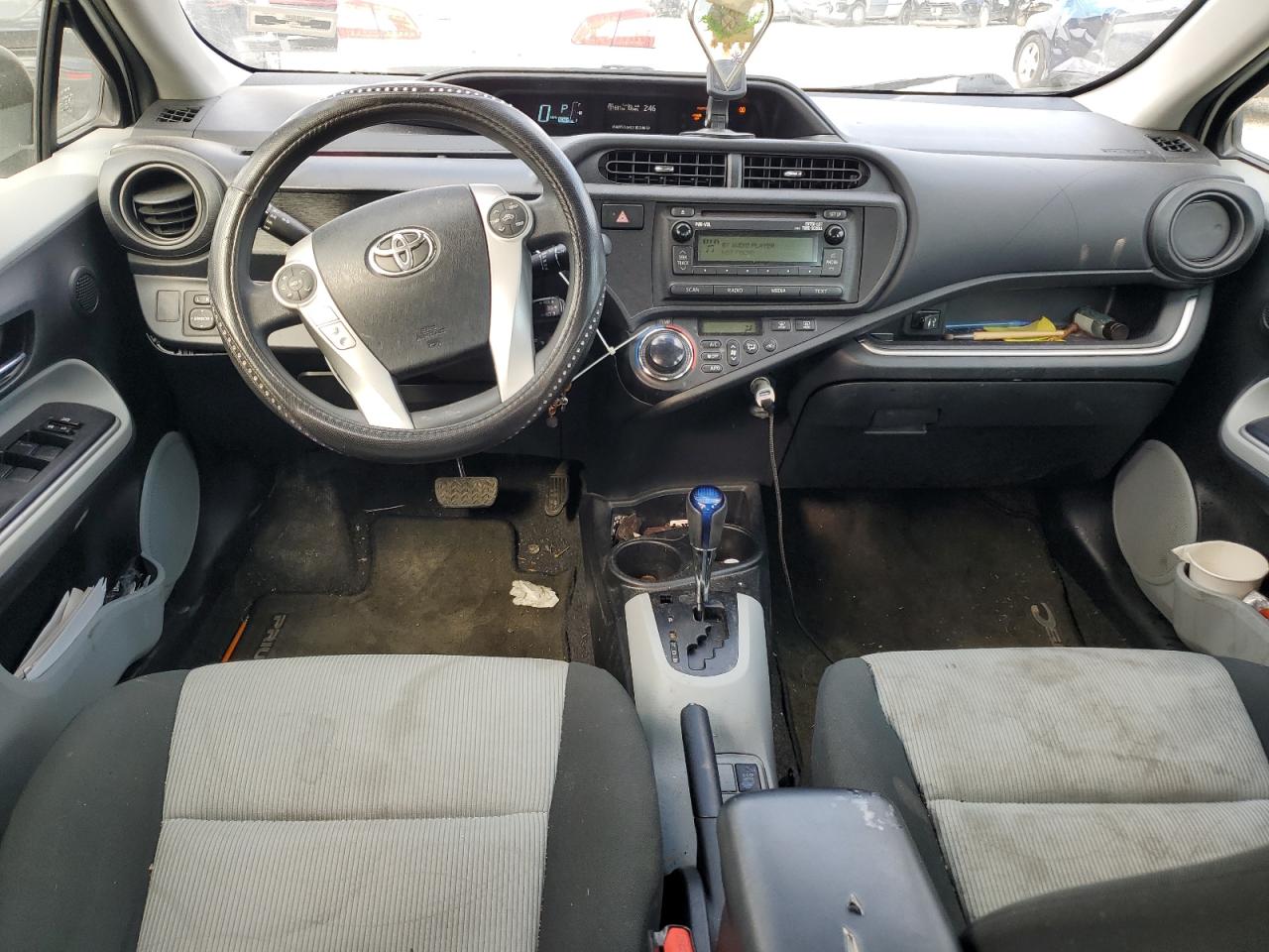 2014 Toyota Prius - Image 8