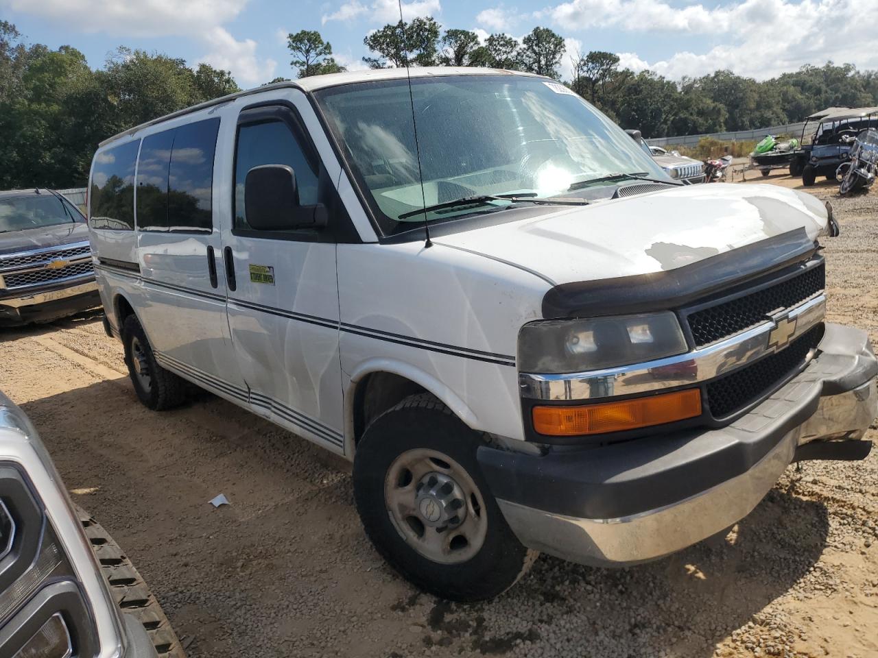 2012 Chevrolet Express - Image 4