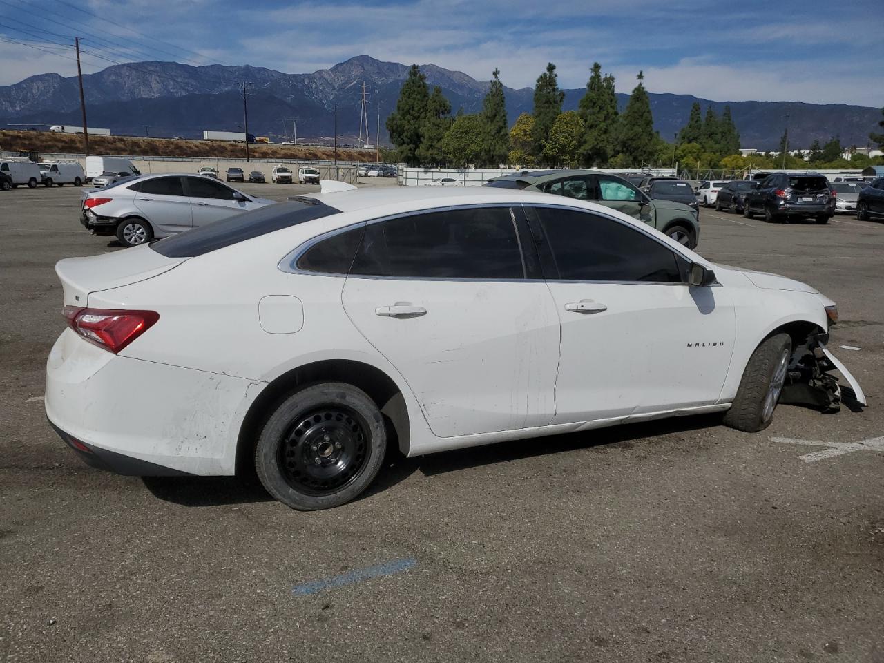 VIN 1G1ZD5ST0KF190679 2019 CHEVROLET MALIBU no.3