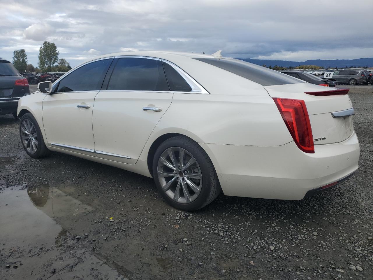 2013 Cadillac XTS - Image 2