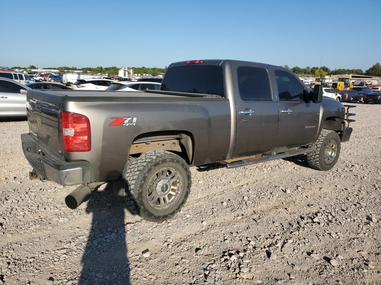 2011 Chevrolet Silverado - Image 3