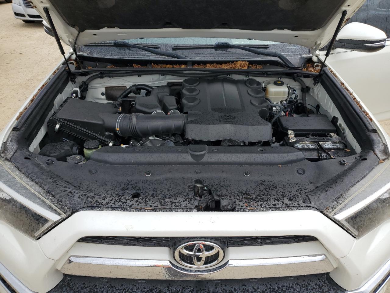 JTEBU5JR8K5620880 2019 Toyota 4Runner Sr5