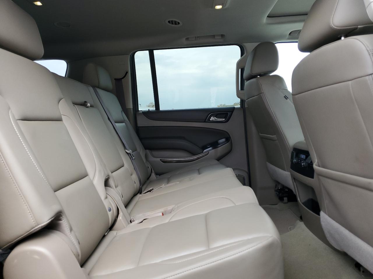 1GNSKHKC9HR313703 2017 Chevrolet Suburban K1500 Lt