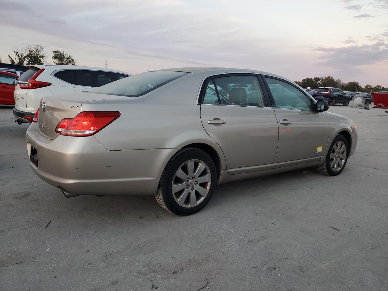 2007 Toyota Avalon - Image 3