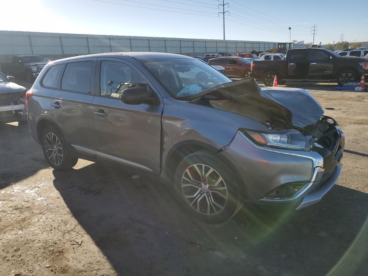 2017 Mitsubishi Outlander - Image 4