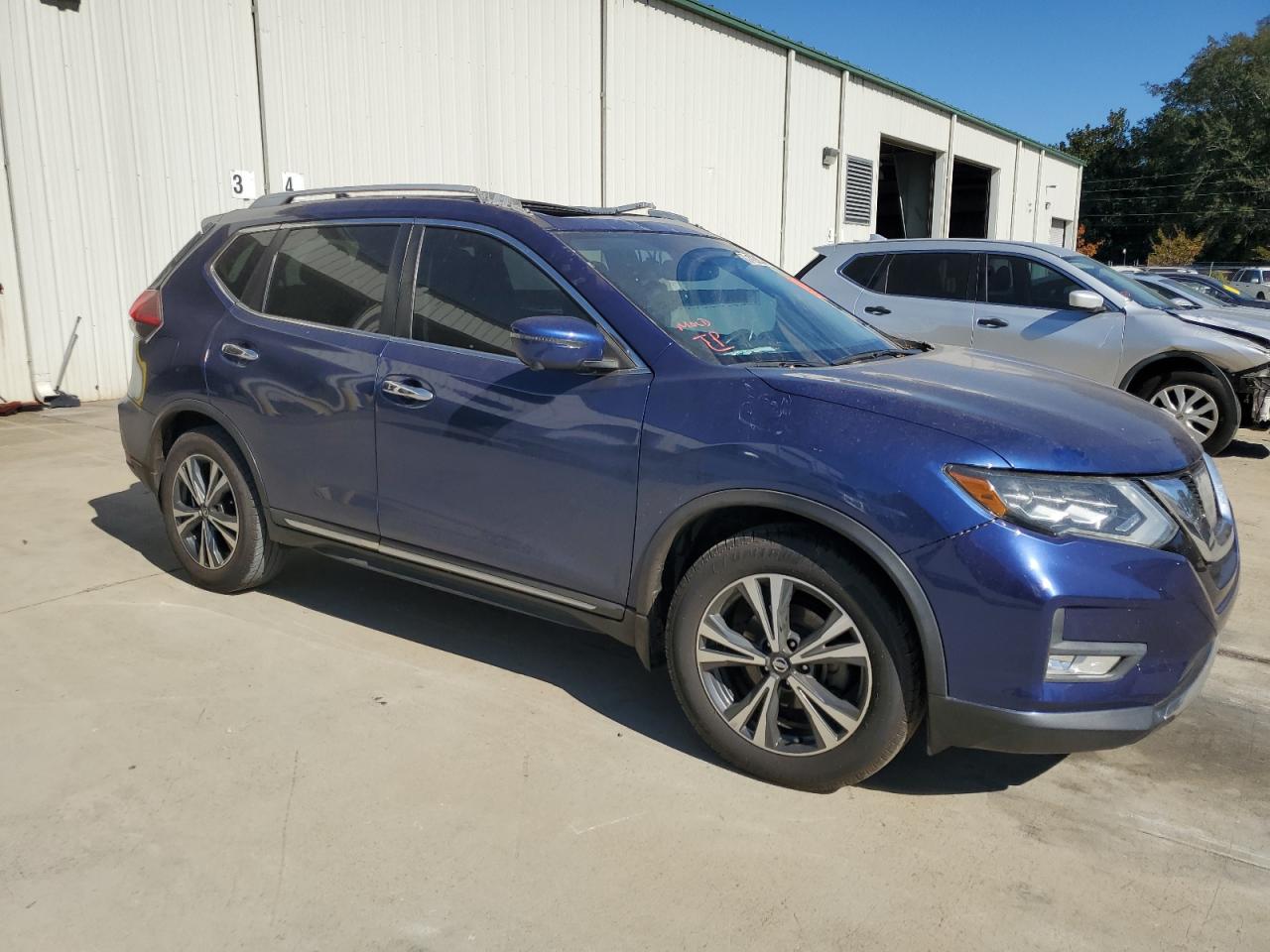 2017 Nissan Rogue - Image 4
