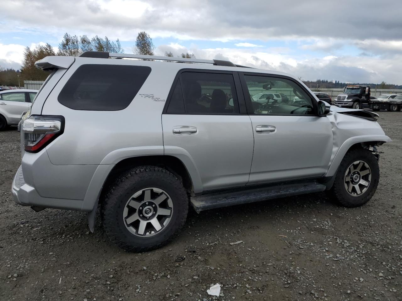 JTEBU5JR4J5511766 2018 Toyota 4Runner Sr5/Sr5 Premium