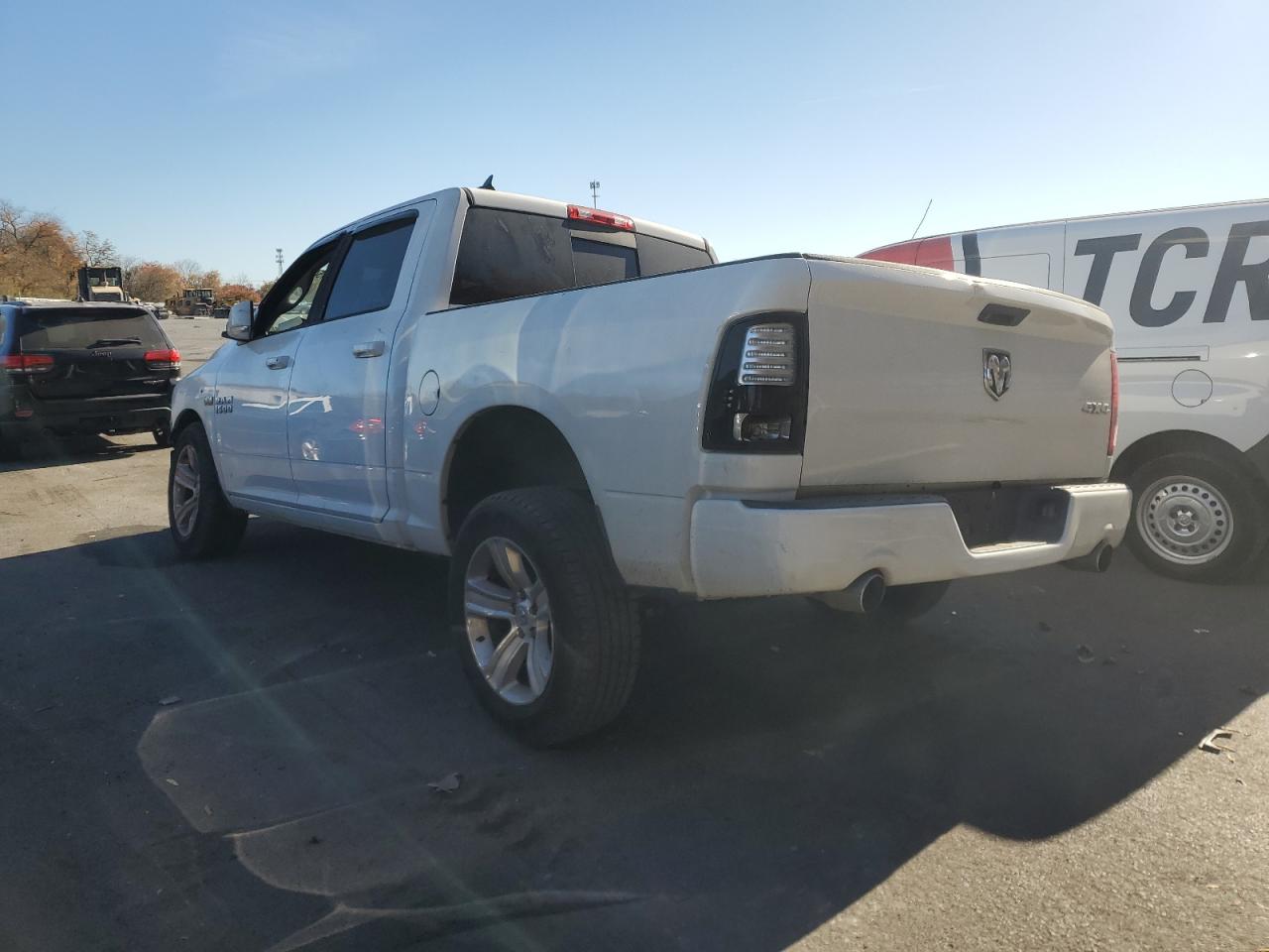 2015 RAM 1500 - Image 2