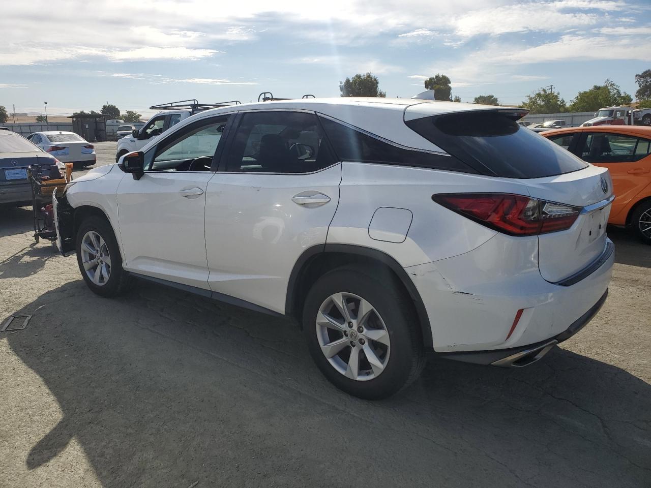 2T2BZMCA2HC112788 2017 LEXUS RX - Image 2