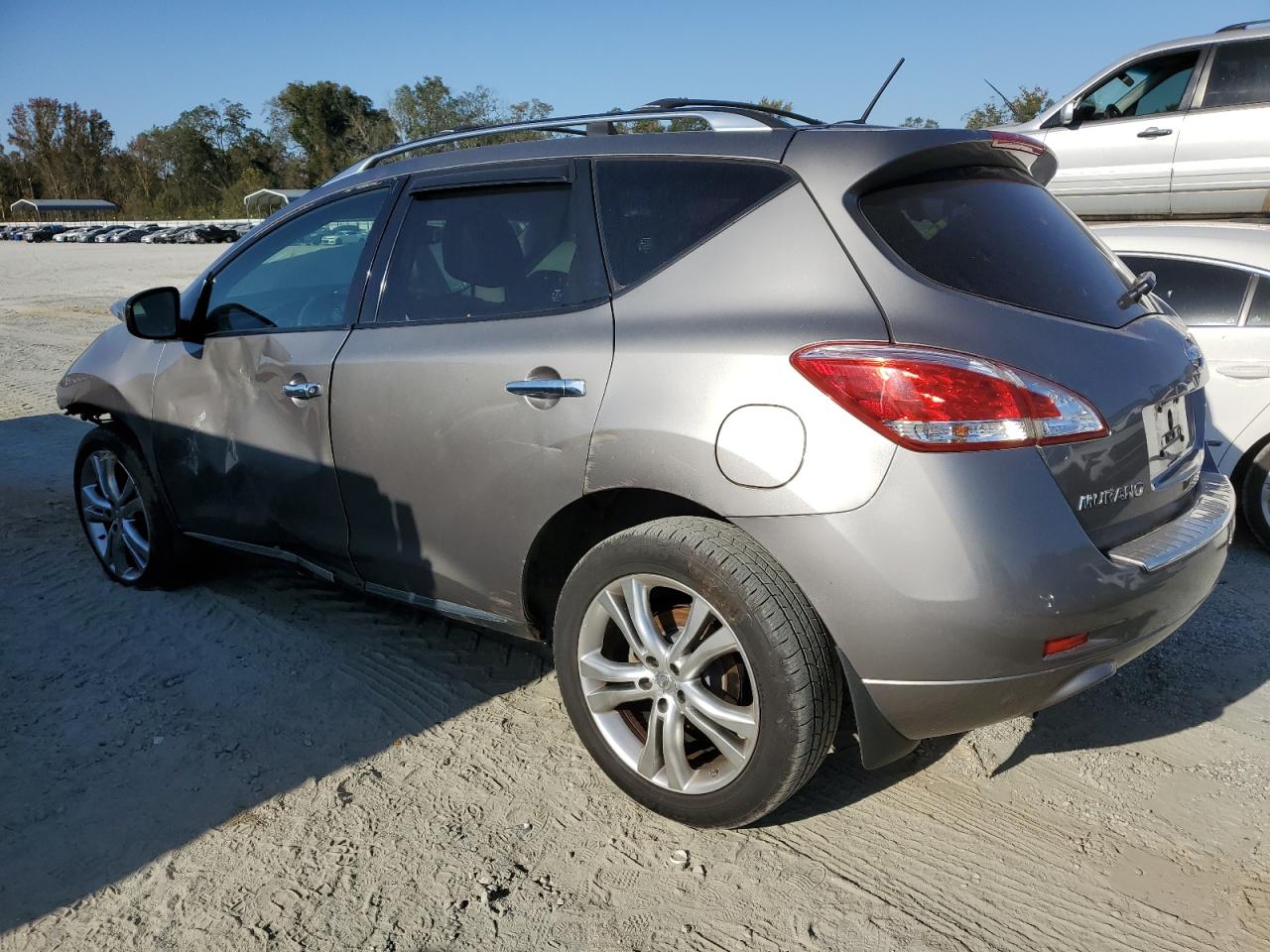 2011 Nissan Murano - Image 2